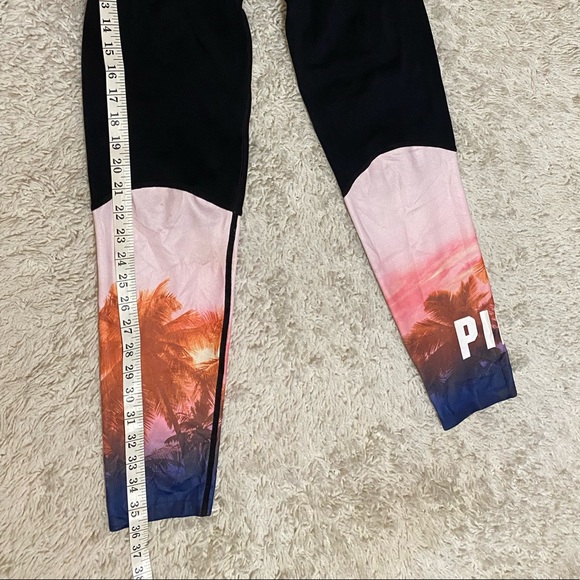 Pink Victoria’s Secret leggings cool & comfy size medium - Picture 4 of 10